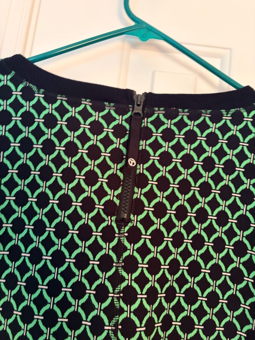 Ladies' Short-Sleeve Geometric Shift Dress in Teal and Navy - Picture 3 of 4